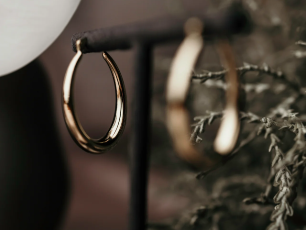 Solid gold vs. Gold-plated jewellery