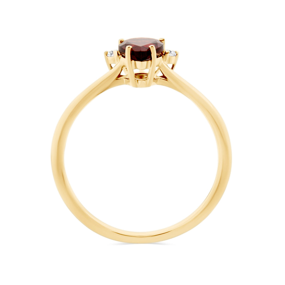 Garnet & Diamond Ring