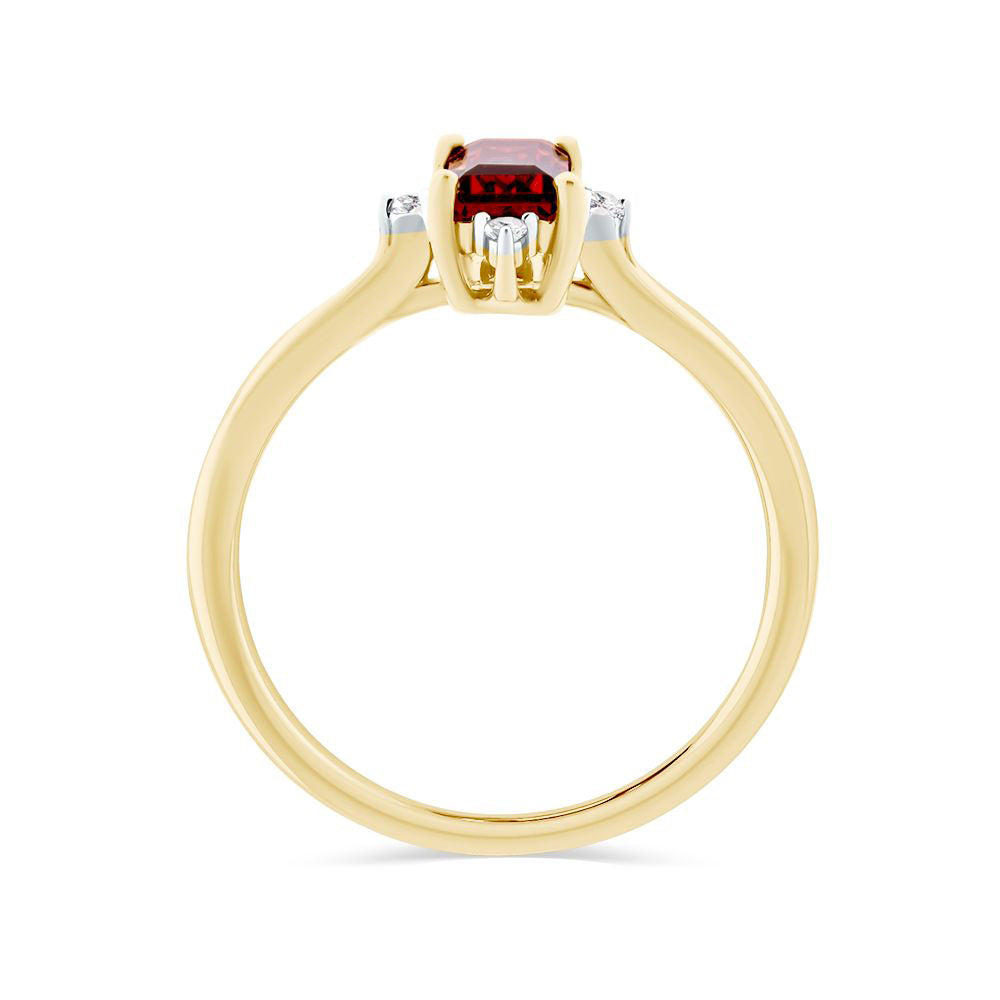 Garnet & Diamond Ring